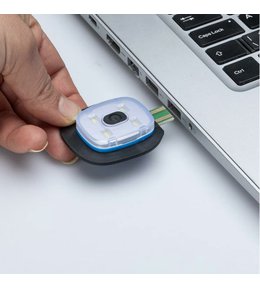 Zimní čepice s LED svítilnou černá